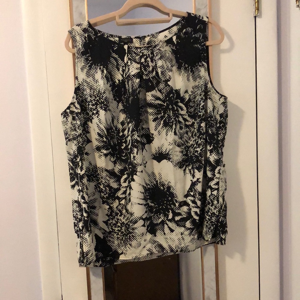 Talbots black & White print sleeveless blouse 16W